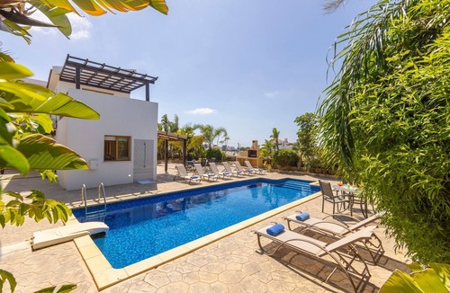 Ayia Thekla Villa | 4 bedroom villa in Agia Thekla
