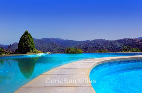 Argaka Villa | 400 m² Villa ∙ 7 bedrooms ∙ 15 guests