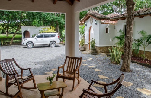 Playa Colorado House | 5 Br/ 4.5 Ba House W/ Pool. Just 5 Mins Walk From Beach & Surf Breaks!