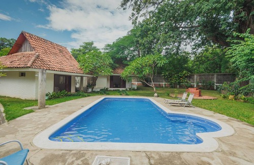 San Juan del Sur House | 5 min from the beach! Spacious family retreat house with pool and cozy spaces.