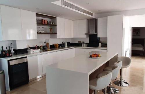 Agios Georgios Pegeias Villa | 500 m² Villa ∙ 6 bedrooms ∙ 12 guests
