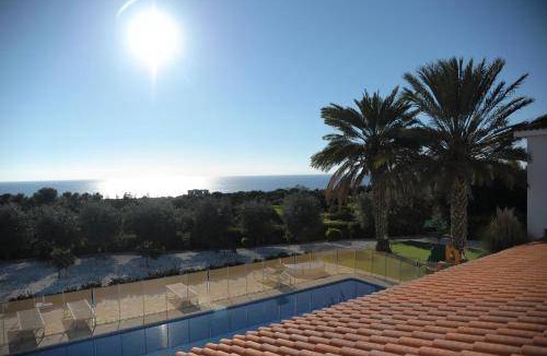 Agios Georgios Villa | 500 m² Villa ∙ 6 bedrooms ∙ 12 guests