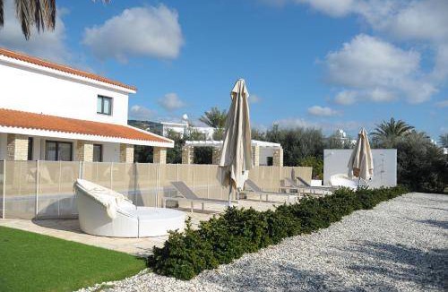 Agios Georgios Villa | 500 m² Villa ∙ 6 bedrooms ∙ 12 guests