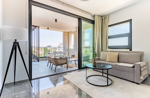 Agios Athanasios Apartment | 75 m² Apartment ∙ 3 bedrooms ∙ 6 guests