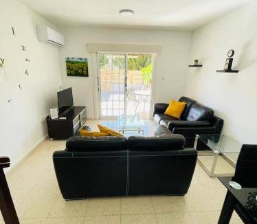 Pervolia House | 75 m² House ∙ 2 bedrooms ∙ 4 guests