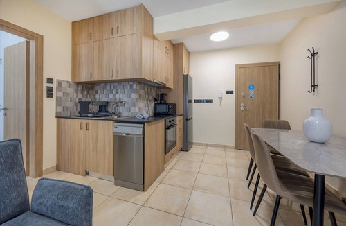 Old Town of Limassol Apartment | 75 Prokymea - Steps from the Sea, Balcony