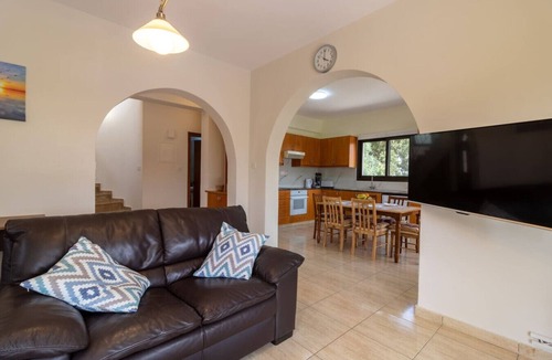 Chlorakas Villa | A 3 bedroom villa within 5 minutes from Paphos harbour