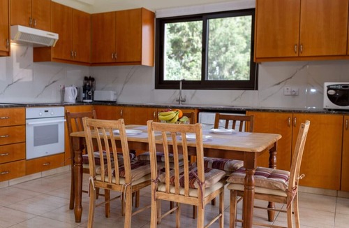 Chlorakas Villa | A 3 bedroom villa within 5 minutes from Paphos harbour