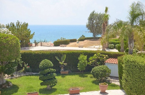 Pegeia House | A 3 bedroom villa with a sea-view close to Coral Bay high street.