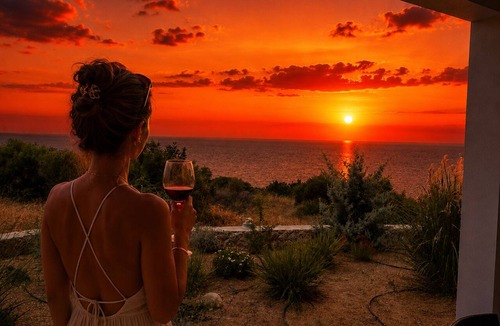 Vasilia Apartment | A dream 3-bedroom apartment right on the beach!