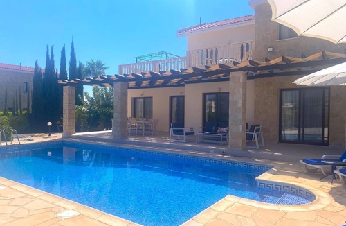 Pegeia Villa | A Relaxing, Perfectly located Villa in Coral Bay