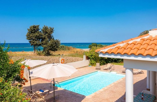 Polis Villa | Achilles Beach Villa: Large Private Pool, Walk to Beach, Sea Views, A/C, WiFi