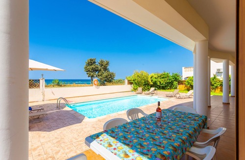 Polis Villa | Achilles Beach Villa: Large Private Pool, Walk to Beach, Sea Views, A/C, WiFi