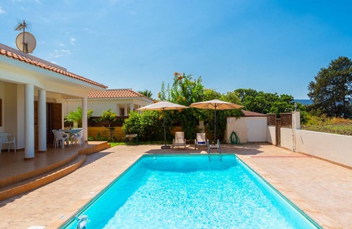 Polis Villa | Achilles Beach Villa: Large Private Pool, Walk to Beach, Sea Views, A/C, WiFi