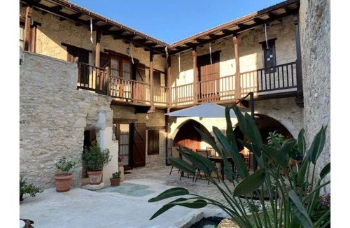 Omodos House | Afames House - Beautiful Traditional House
