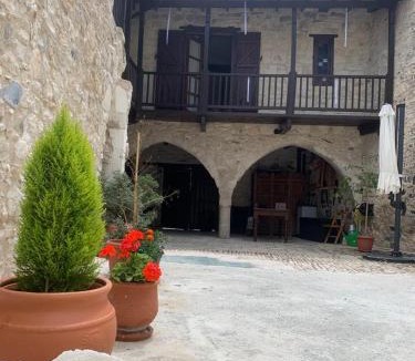 Omodos House | Afames House - Beautiful Traditional House
