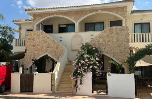 Avgorou Apartment | Agia Marina Gardens - Rural Retreat with Shared Pool & Parking