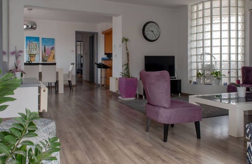 Dasoupolis Apartment | Alex Signature Suite