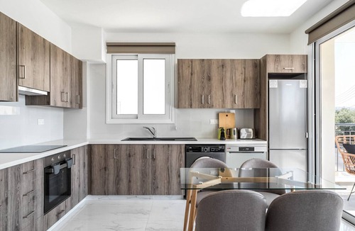 Kato Polemidia Apartment | Alexis Court I - Two Bedroom Apartment, Sleeps 4