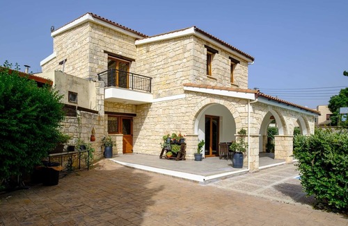 Simou House | Almond Grove Villa by Nomads