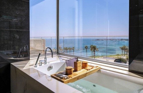 Paphos Hotel | Amavi, MadeForTwo Hotels - Paphos