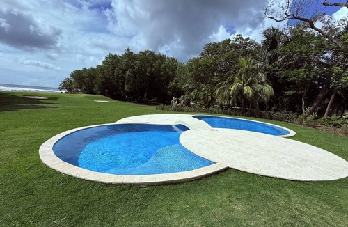 Playa Colorado Condo | Amazing 3 bedroom Rio Dulce Condo w/beachfront views and pool in Hacienda Iguana