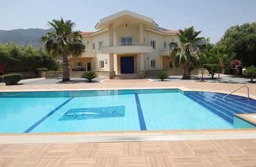 Kyrenia District Villa | Amber Heights Luxury 4 Bed villa with sea views and large pool