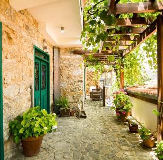 Kalopanayiotis House | Anastou's Traditional House