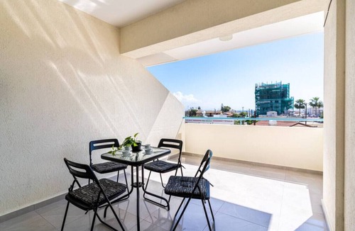 Skala Apartment | Andrea 3-Bedroom Apt in Mackenzie W/Pool