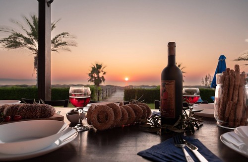 Argaka Villa | Anthiana Beach Villa - Argaka - A Seafront villa that sleeps 8 guests in 4 bedrooms