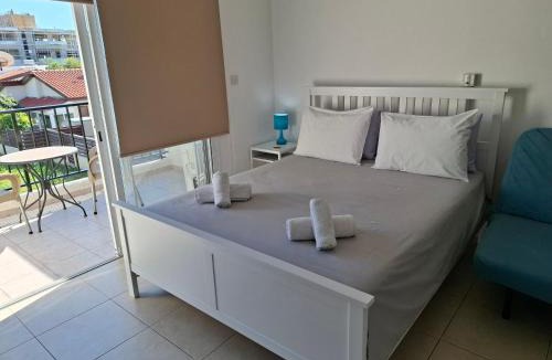 Paphos Apartment | Apartment in Kato Pafos & 10 min to Venus beach