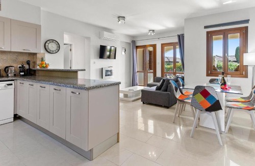 Kouklia Apartment | Apartment KZ01 - Modern ground floor apartment in the heart of Aphrodite Hills Resort
