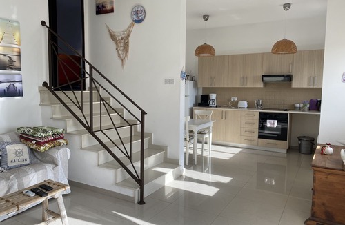 Oroklini Apartment | Apartment Sleeps 4 With Sea Views