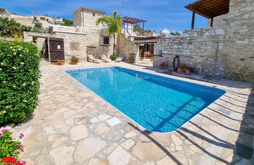 Skarinou Apartment | Aphrodite Romance Apartment