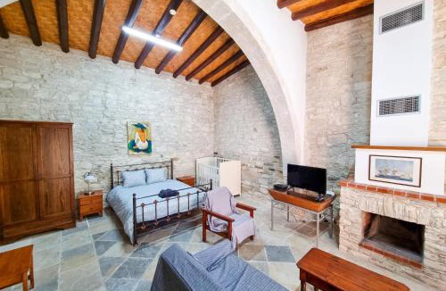 Skarinou Apartment | Aphrodite's Pool Retreat