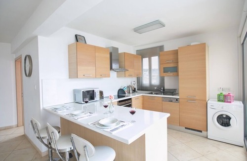 Protaras Apartment | Apt. Tayla, Luxury 3BDR Protaras Apt. with Communal Pool on Fig Tree Bay Beach
