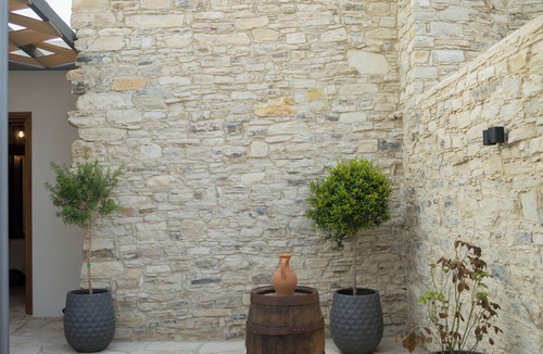 Kato Drys House | Aroma Dryos is agritourism accommodation in Kato Drys Cyprus