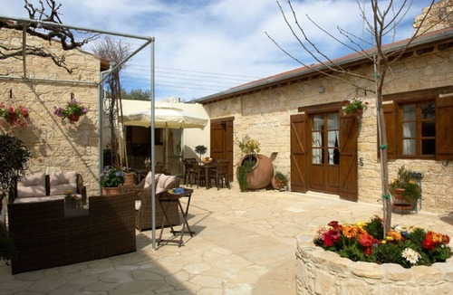 Agia Fyla Ski Chalet | Arsorama Village Homes
