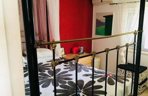 Dromolaxia Apartment | Artist Cottage in Dromolaxia