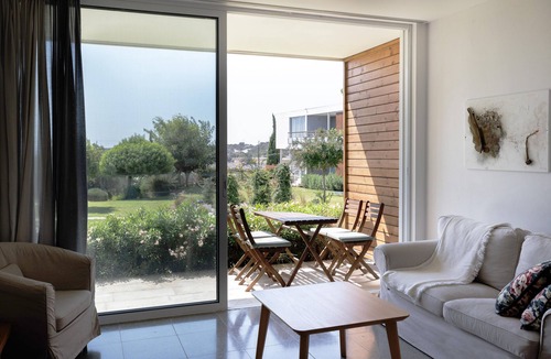 Pentakomo Apartment | Artistic 1-Bedroom Apartment in Limassol, by the Sea