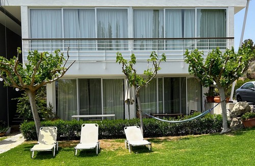 Pentakomo Apartment | Artistic 3-Bedroom Apartment in Limassol, by the Sea