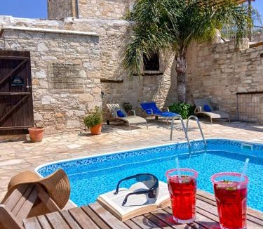 Skarinou Apartment | Athena's Pool Oasis