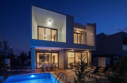 Emba Villa | Avalon 1 Villa 15 - Four Bedroom Villa, Sleeps 8