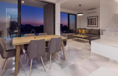 Emba Villa | Avalon 15, 4 bedroom Villa with Private Pool