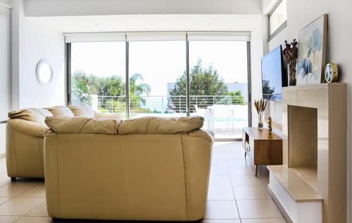 Latchi House | Awesome Home In Neo Chorio