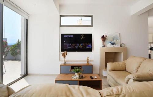 Latchi House | Awesome Home In Neo Chorio
