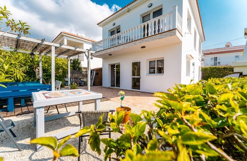 Ayia Napa Villa | AyiaNapa 3 bd Villa - 3 min to Nissi Avenue and 5 min to sandy beach.