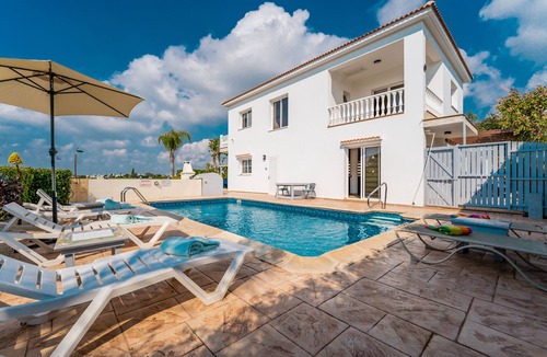 Ayia Napa Villa | AyiaNapa 3 bd Villa - 3 min to Nissi Avenue and 5 min to sandy beach.