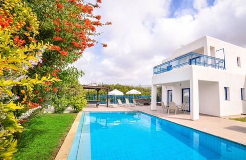 Agios Georgios Pegeias Apartment | Azzurro Holiday Villas Peyia