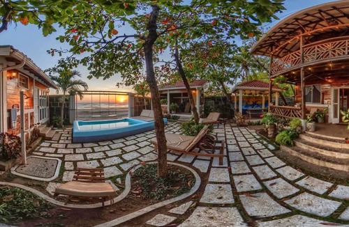 Pochomil House | Balcony Bedroom w Romantic Sunsets - AC - Pool